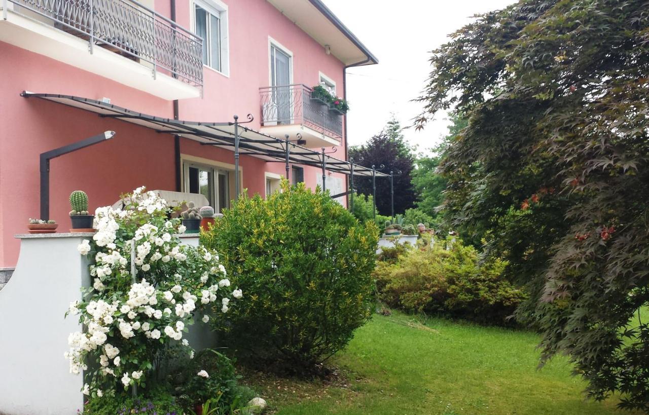 La Rosa Tra I Laghi B&B Meina Eksteriør bilde